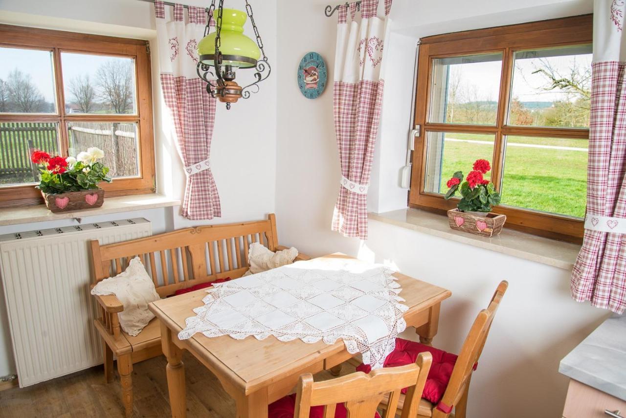 Tittmoning Ferienhaus Wolferstetter מראה חיצוני תמונה